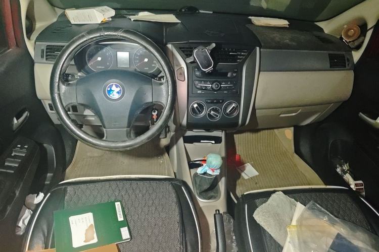 Used Venucia R50 2015 1.6L Manual Fashion Edition Center Console