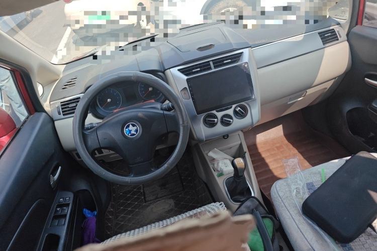 Used Venucia R50 2015 1.6L Manual Fashion Edition Center Console