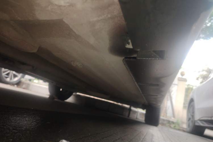 Used Venucia R50 2015 1.6L Manual Fashion Edition Chassis Front Left