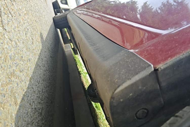 Used Venucia R50 2015 1.6L Automatic Fashion Edition Chassis Front Right