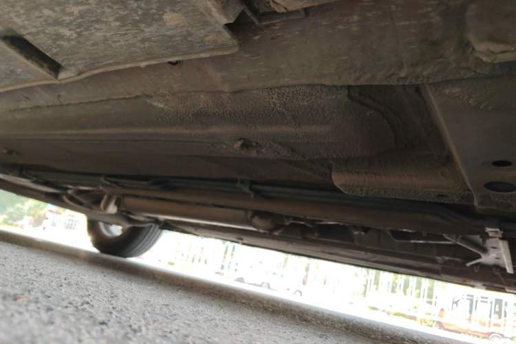 Used Venucia R50 2015 1.6L Manual Luxury Edition Chassis Front Right