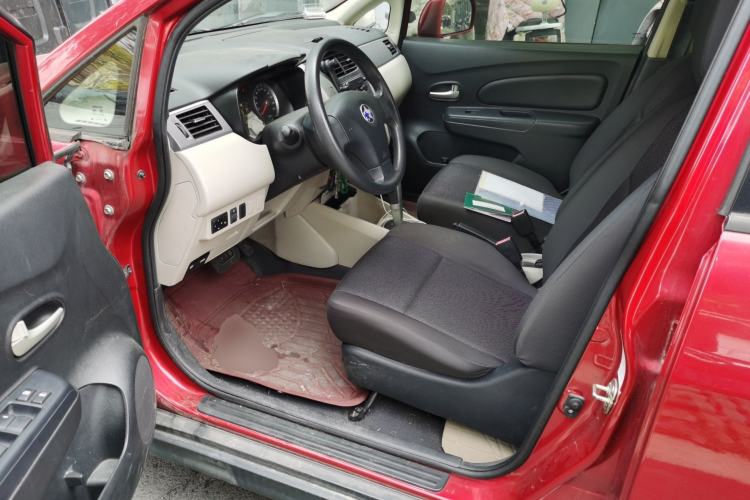 Used Venucia R50 2015 1.6L Automatic Fashion Edition Driver Seat