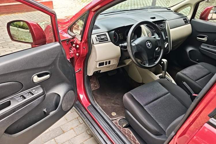 Used Venucia R50 2015 1.6L Automatic Fashion Edition Driver Seat