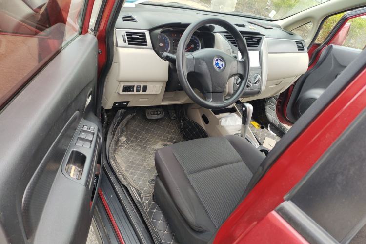 Used Venucia R50 2015 1.6L Automatic Fashion Edition Driver Seat