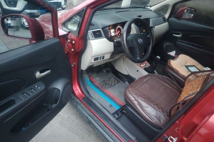 Used Venucia R50 2015 1.6L Manual Fashion Edition Driver Seat