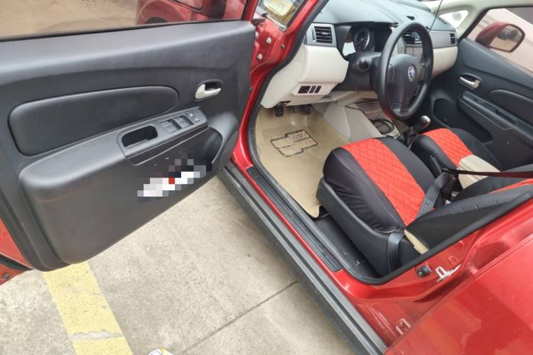 Used Venucia R50 2015 1.6L Manual Fashion Edition Driver Seat