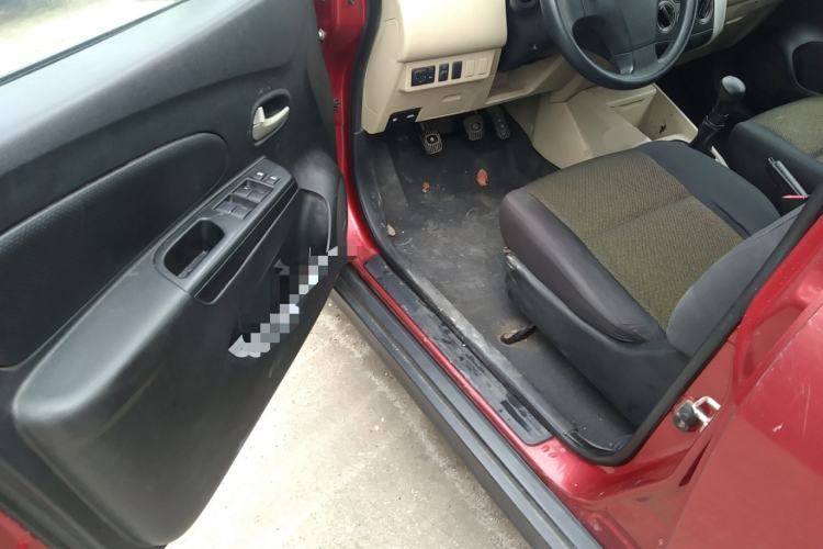 Used Venucia R50 2015 1.6L Manual Fashion Edition Driver Seat