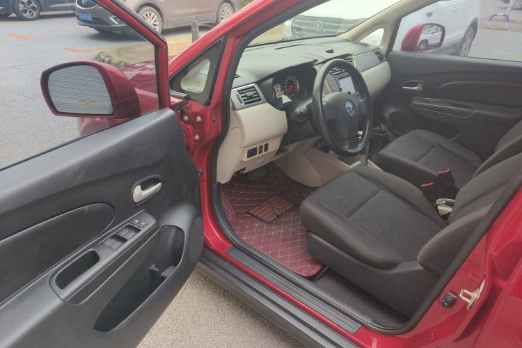 Used Venucia R50 2015 1.6L Automatic Fashion Edition Driver Seat