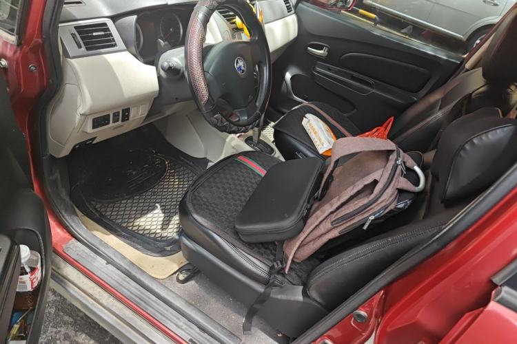 Used Venucia R50 2015 1.6L Automatic Fashion Edition Driver Seat