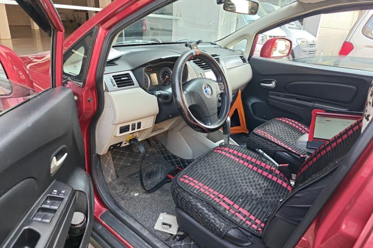 Used Venucia R50 2015 1.6L Automatic Fashion Edition Driver Seat