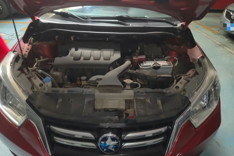 Used Venucia R50 2015 1.6L Automatic Fashion Edition Engine Bay