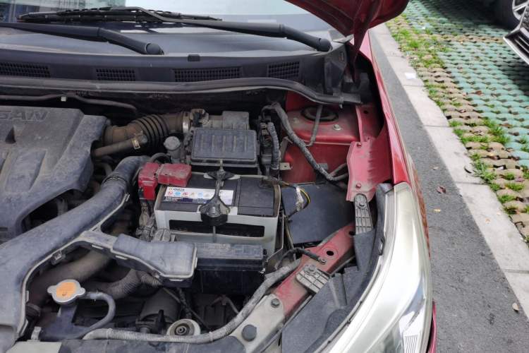 Used Venucia R50 2015 1.6L Automatic Fashion Edition Engine Bay Left
