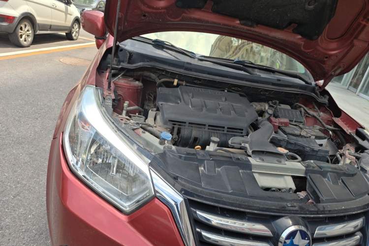 Used Venucia R50 2015 1.6L Automatic Luxury Edition Engine Bay Right
