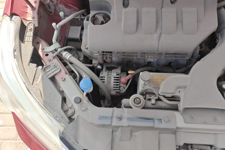 Used Venucia R50 2015 1.6L Manual Fashion Edition Engine Bay Right