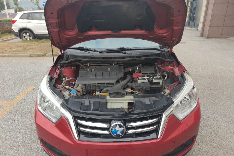 Used Venucia R50 2015 1.6L Automatic Fashion Edition Engine Bay