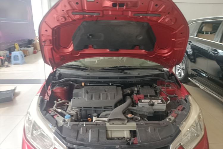 Used Venucia R50 2015 1.6L Automatic Luxury Edition Engine Bay