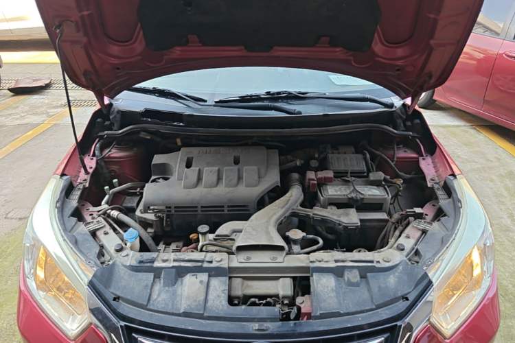 Used Venucia R50 2015 1.6L Automatic Fashion Edition Engine Bay
