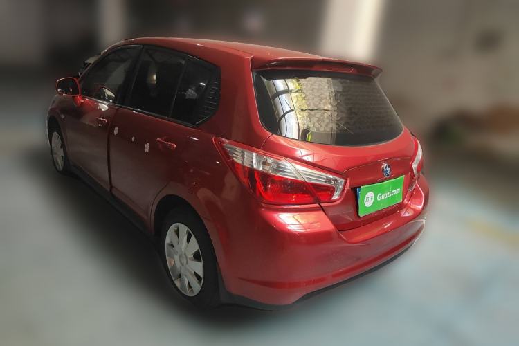 Used Venucia R50 2015 1.6L Automatic Fashion Edition Exterior 3