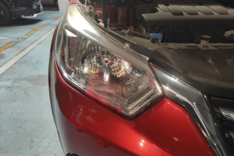 Used Venucia R50 2015 1.6L Automatic Fashion Edition Exterior 6