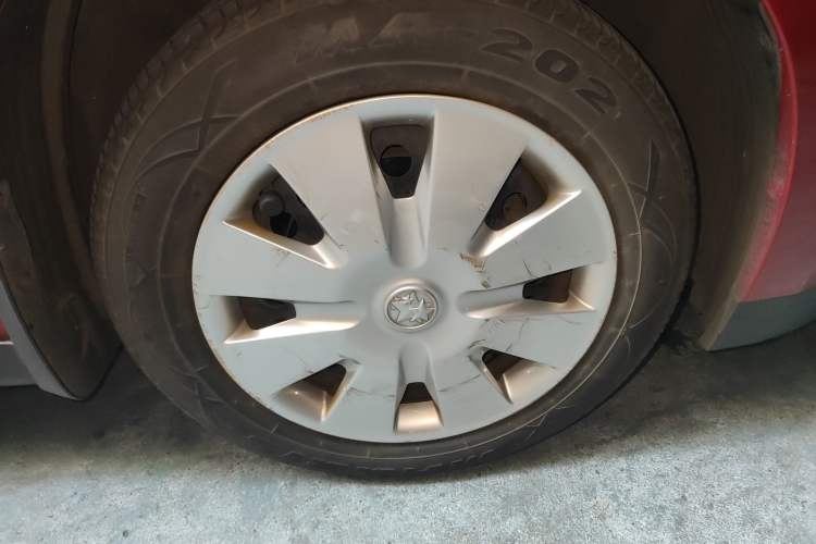 Used Venucia R50 2015 1.6L Automatic Fashion Edition Exterior 7
