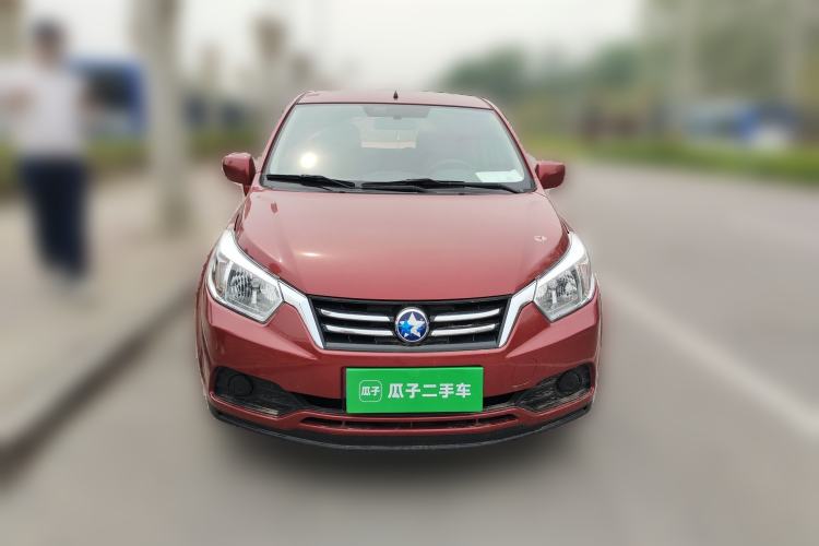 Used Venucia R50 2015 1.6L Automatic Fashion Edition Front