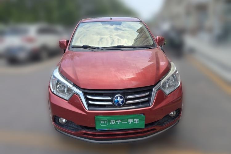 Used Venucia R50 2015 1.6L Automatic Luxury Edition Front