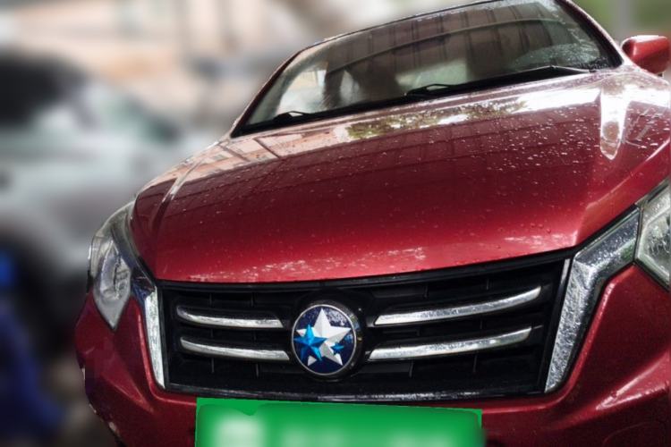 Used Venucia R50 2015 1.6L Automatic Fashion Edition Front