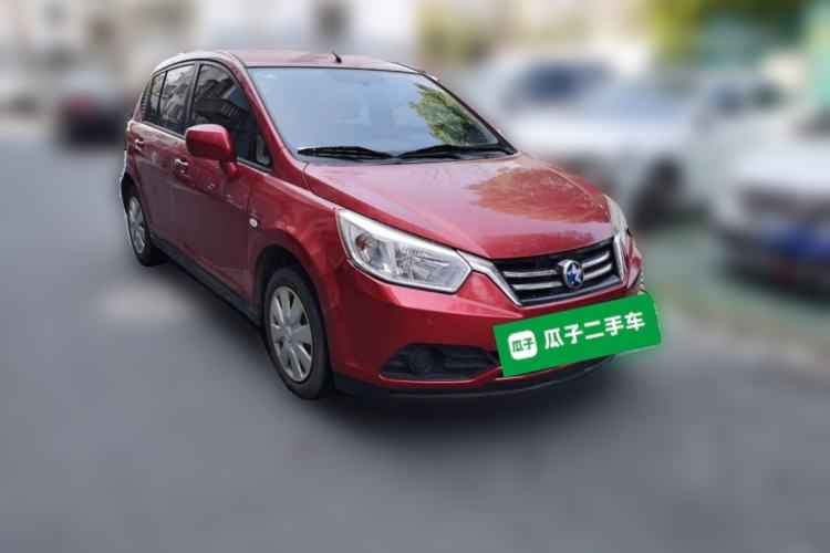 Used Venucia R50 2015 1.6L Automatic Fashion Edition Front Right 45 Deg