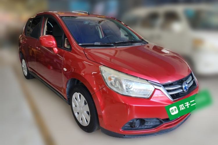 Used Venucia R50 2015 1.6L Automatic Fashion Edition Front Right 45 Deg