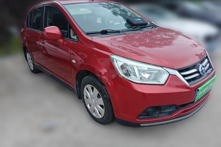 Used Venucia R50 2015 1.6L Manual Fashion Edition Front Right 45 Deg