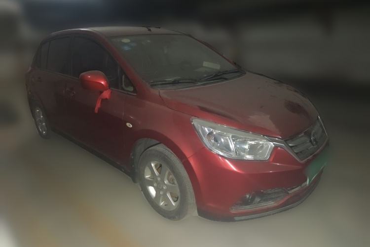 Used Venucia R50 2015 1.6L Manual Fashion Edition Front Right 45 Deg