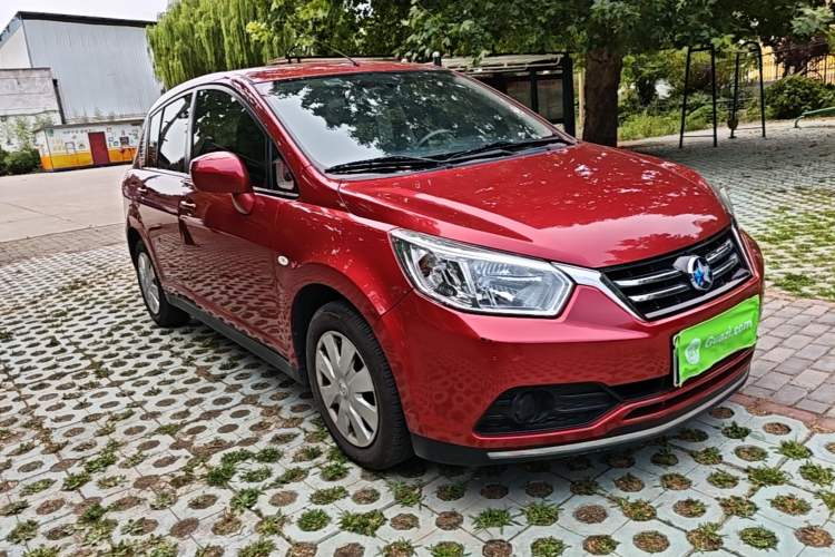 Used Venucia R50 2015 1.6L Automatic Fashion Edition Front Right 45 Deg