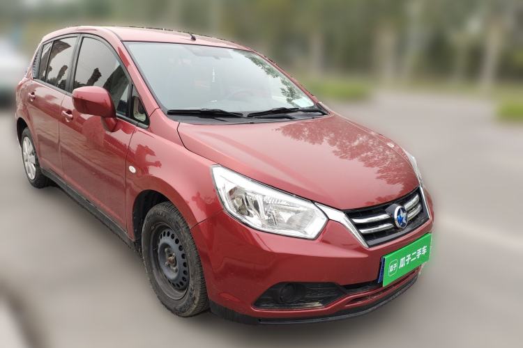 Used Venucia R50 2015 1.6L Automatic Fashion Edition Front Right 45 Deg