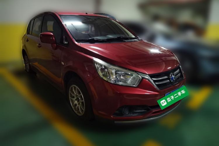 Used Venucia R50 2015 1.6L Automatic Fashion Edition Front Right 45 Deg