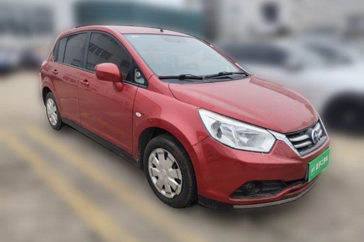 Used Venucia R50 2015 1.6L Manual Fashion Edition Front Right 45 Deg