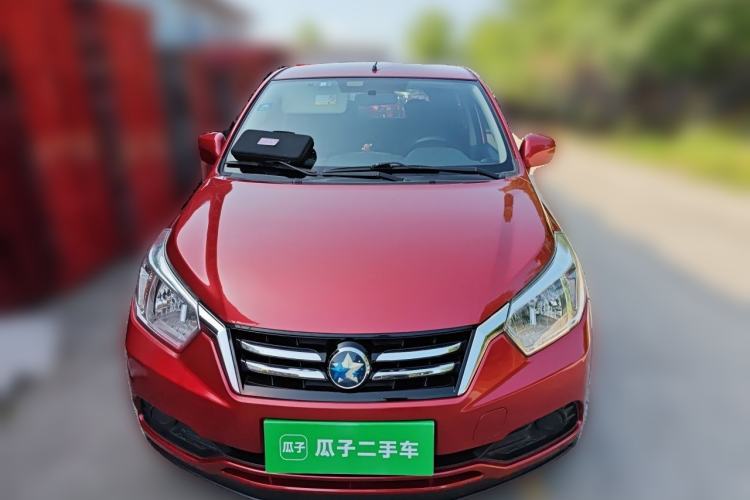 Used Venucia R50 2015 1.6L Automatic Fashion Edition Front