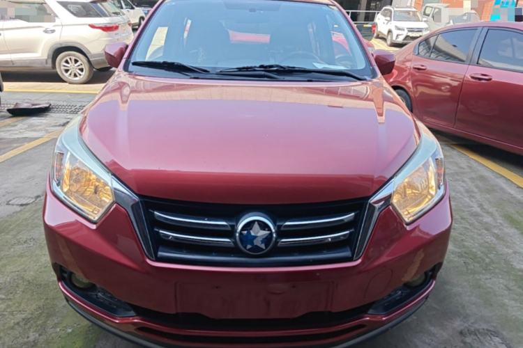 Used Venucia R50 2015 1.6L Automatic Fashion Edition Front