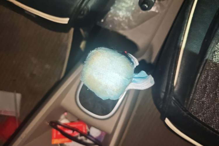 Used Venucia R50 2015 1.6L Manual Fashion Edition Gear Lever