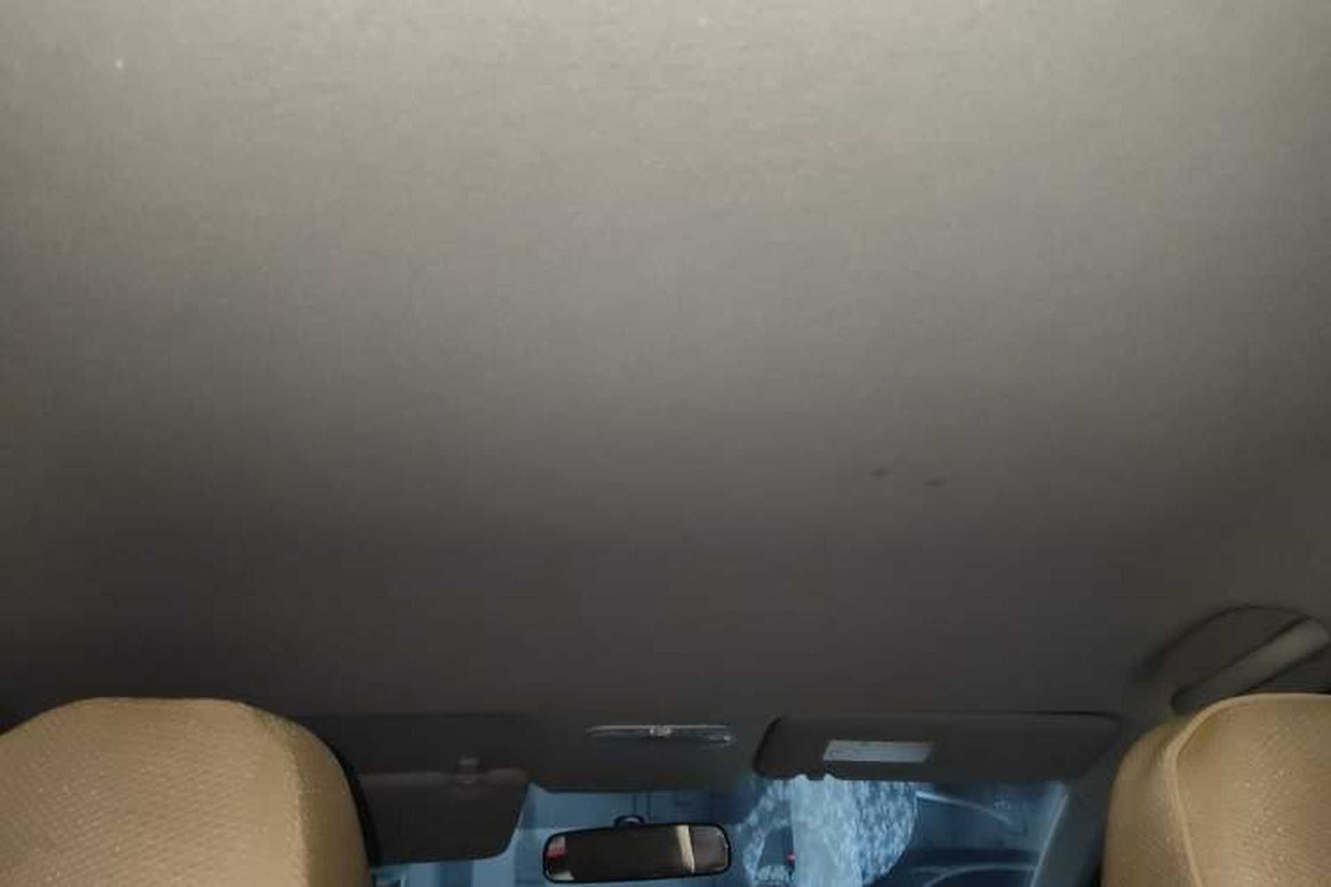 Used Venucia R50 2015 1.6L Automatic Fashion Edition Headliner
