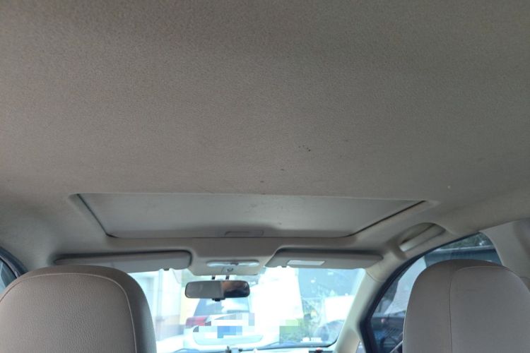 Used Venucia R50 2015 1.6L Automatic Luxury Edition Headliner