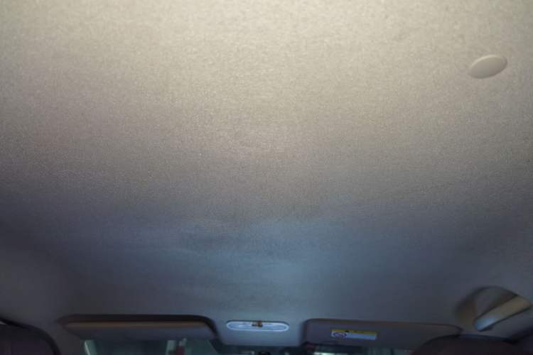 Used Venucia R50 2015 1.6L Automatic Fashion Edition Headliner