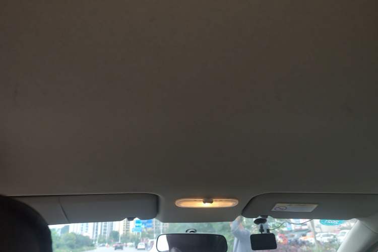 Used Venucia R50 2015 1.6L Manual Fashion Edition Headliner