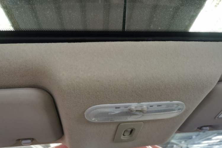 Used Venucia R50 2015 1.6L Automatic Luxury Edition Headliner