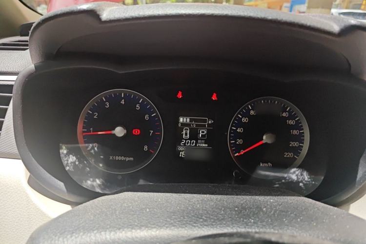 Used Venucia R50 2015 1.6L Automatic Fashion Edition Instrument Cluster
