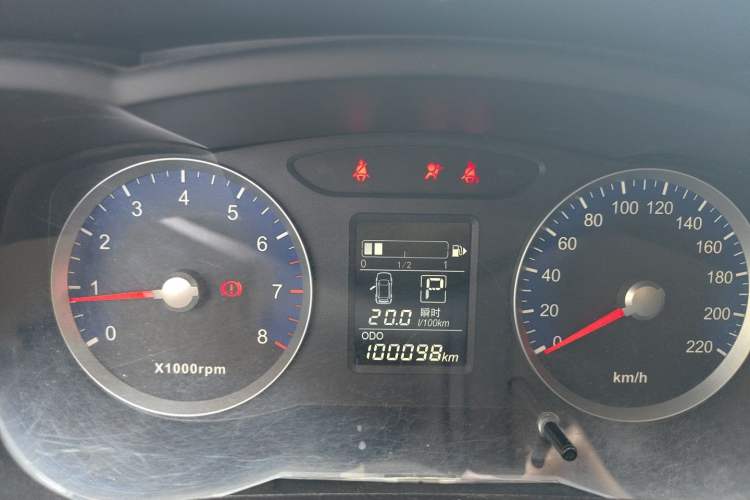 Used Venucia R50 2015 1.6L Automatic Luxury Edition Instrument Cluster