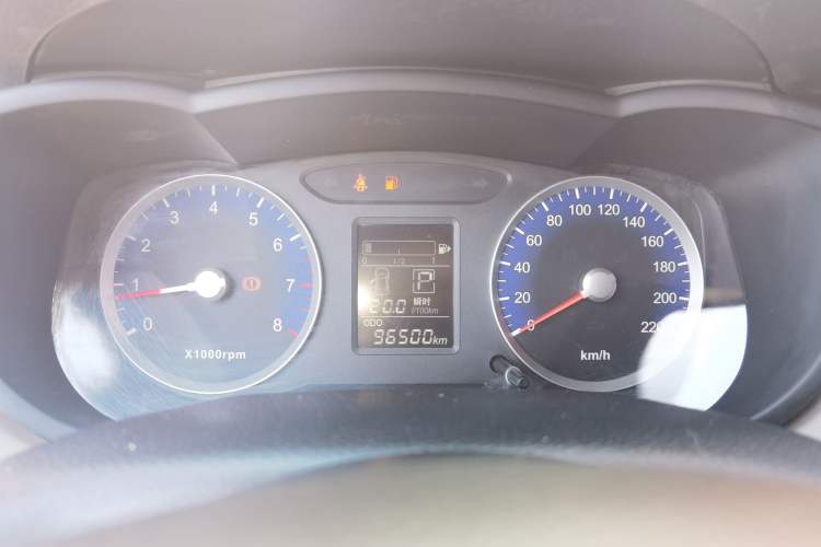 Used Venucia R50 2015 1.6L Automatic Fashion Edition Instrument Cluster