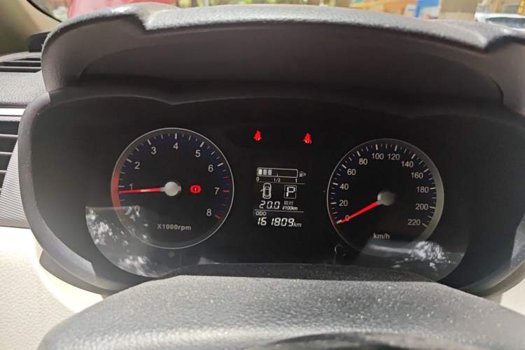 Used Venucia R50 2015 1.6L Automatic Fashion Edition Instrument Cluster