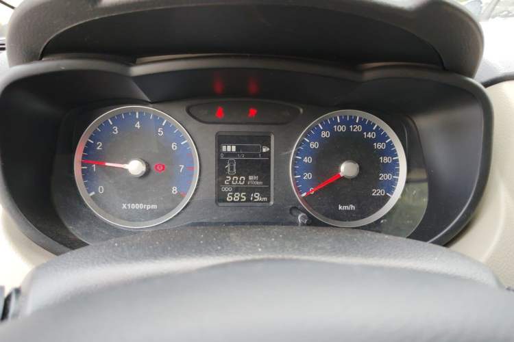 Used Venucia R50 2015 1.6L Manual Luxury Edition Instrument Cluster