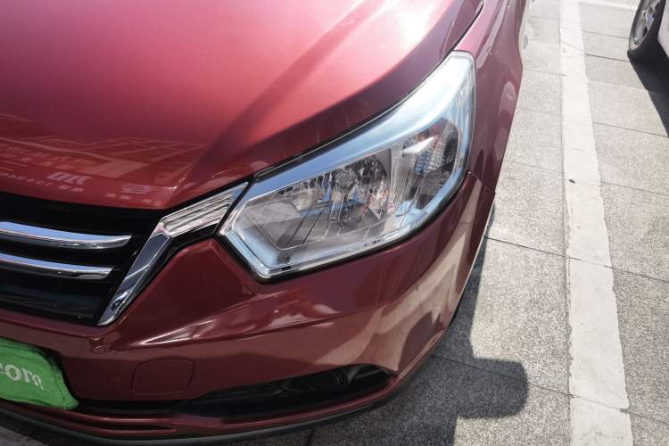Used Venucia R50 2015 1.6L Automatic Fashion Edition Left Front Headlight
