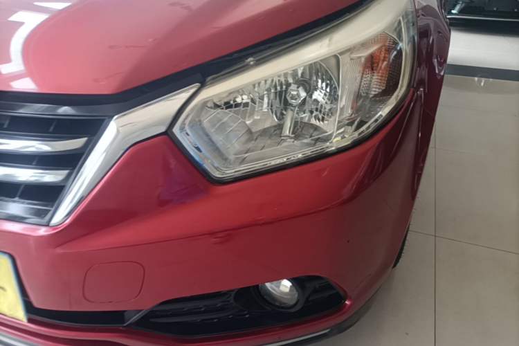 Used Venucia R50 2015 1.6L Automatic Luxury Edition Left Front Headlight